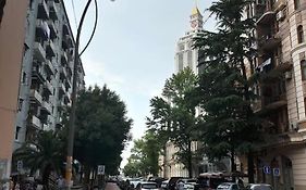 Flat Near The Boulevard/Дом Около Бульвара